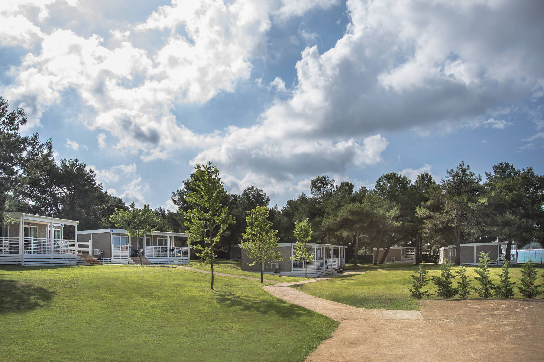 schiera di mobile home brioni beach al bivillage in croazia