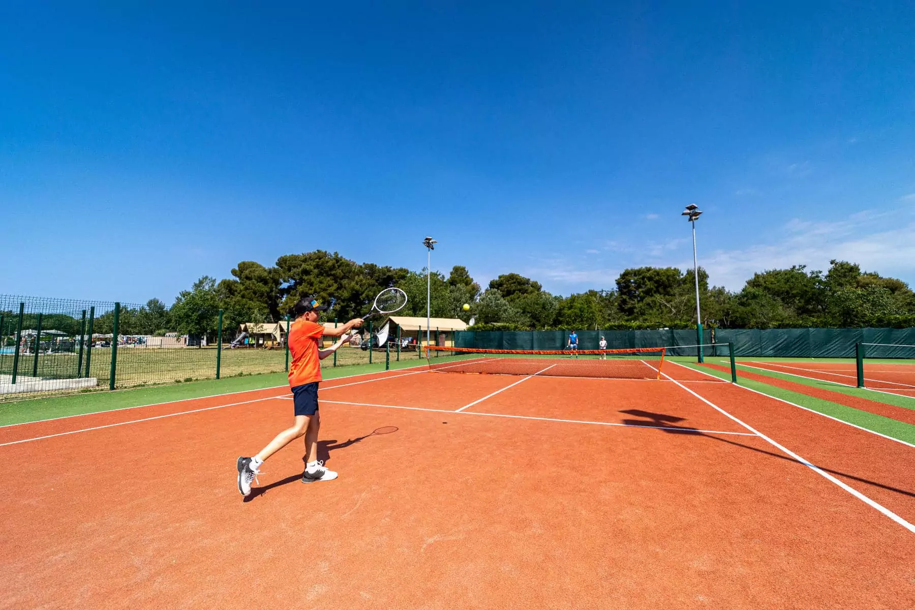 campi tennis bivillage in erba sintetica