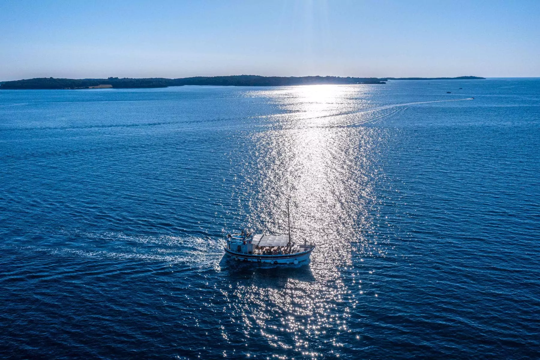 bara in mare aperto di fronte alla penisola istriana