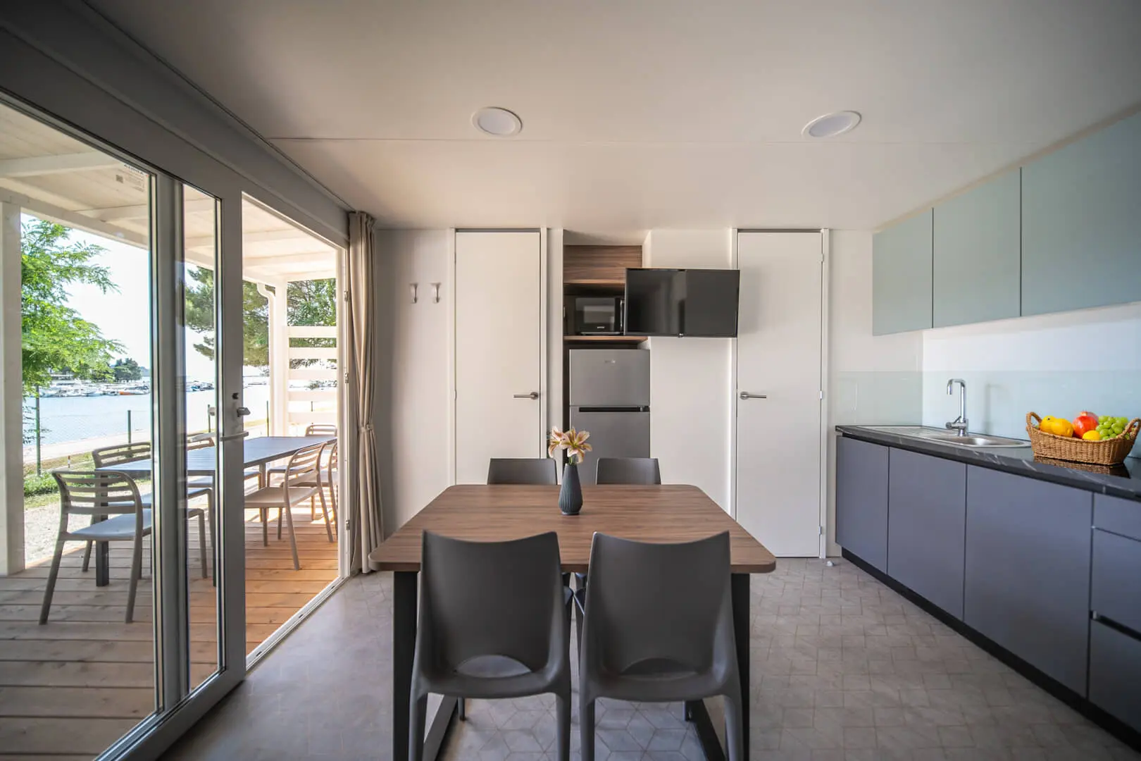 Accogliente-Interno-di-Casa-Mobile-a-Bi-Village
